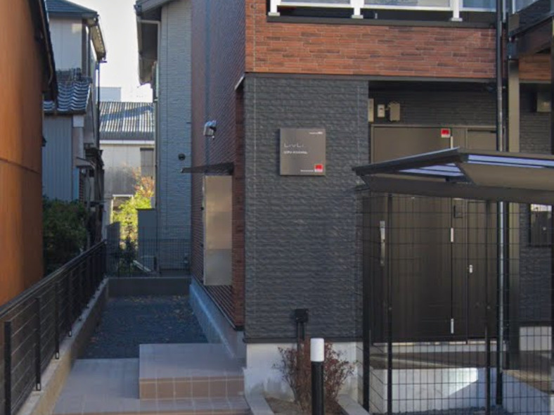 リブリ・メゾンシャルム　名古屋市賃貸　仲介手数料無料のエントランス