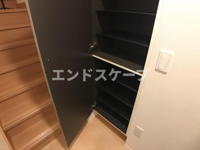 アルモニーの収納|下駄箱
高崎、前橋のお部屋探しはエンドスケープまで！お客様の理想お聞かせ下さい♪
