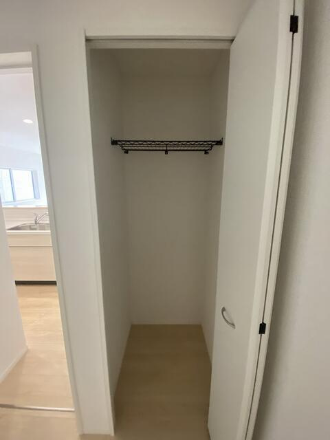沼津市高尾台の新築一戸建の収納|１階廊下収納