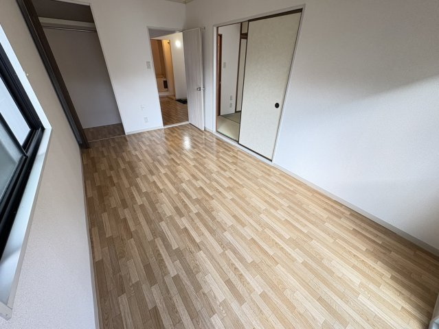 サンフェア南八幡の洋室