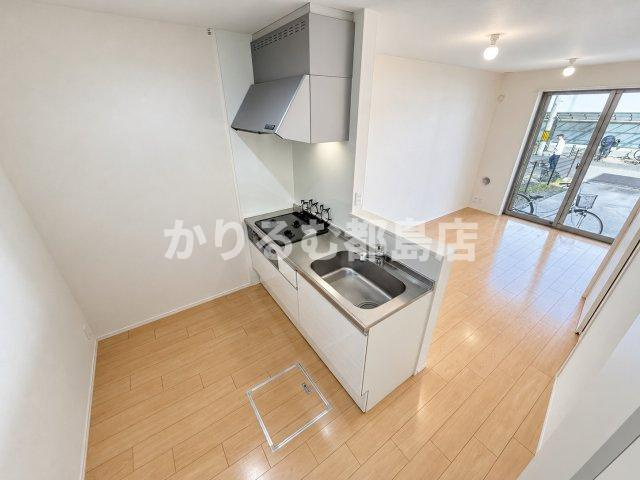 大阪市都島区内代町２丁目のテラスの居間・リビング