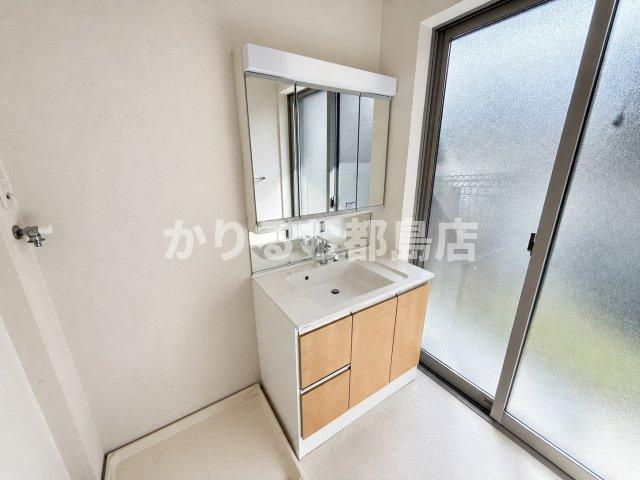 大阪市都島区内代町２丁目のテラスの洗面所
