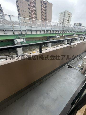 ガラ・シティ高井戸のバルコニー