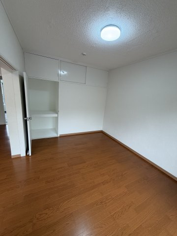 第二百合ヶ丘ハイツA棟の洋室