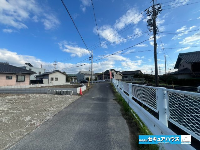【同施工物件ご案内可能】日進市岩崎町　全2棟の前面道路含む現地写真|事前予約にて現地ご見学いただけます！お気軽にお問い合わせください♪
■株式会社　セキュアハウス　豊明店■
住宅ローンに強く、知識、経験豊富なスタッフ在籍
お客様に寄り添い、ご成約後もサポート致します。
