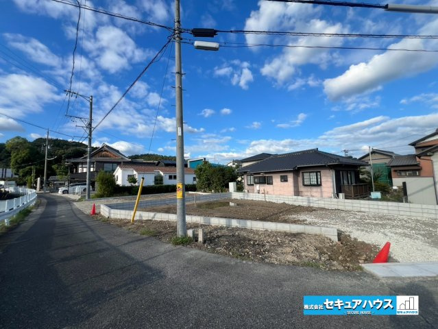 【同施工物件ご案内可能】日進市岩崎町　全2棟の前面道路含む現地写真|事前予約にて現地ご見学いただけます！お気軽にお問い合わせください♪
■株式会社　セキュアハウス　豊明店■
住宅ローンに強く、知識、経験豊富なスタッフ在籍
お客様に寄り添い、ご成約後もサポート致します。