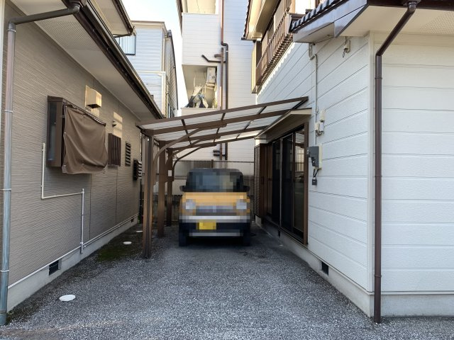 高知市一宮中町２丁目の一戸建ての駐車場