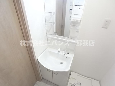 【独立洗面台】 | Ｓマリーナー蘇我 | 朝の支度にも助かる、独立の洗髪洗面化粧台