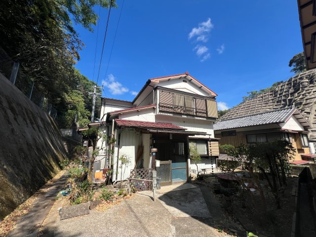 長崎市若竹町　再建築不可　2階建て　５LDK