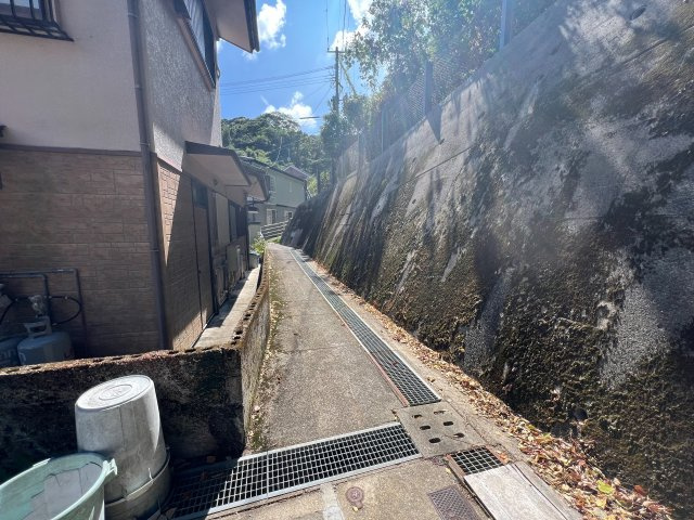 長崎市若竹町　再建築不可　2階建て　５LDKのその他