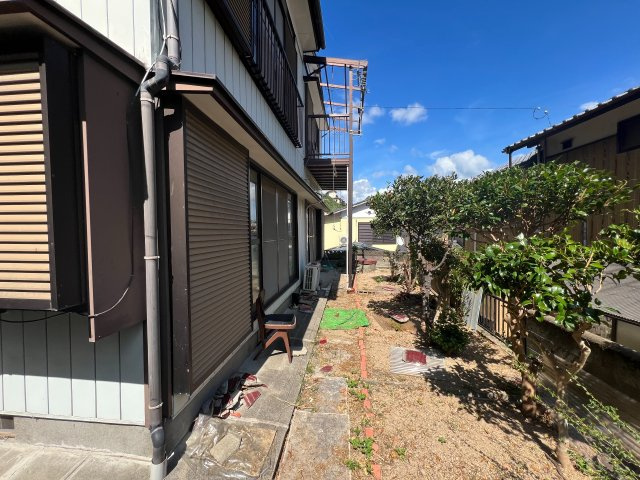 長崎市若竹町　再建築不可　2階建て　５LDKの庭