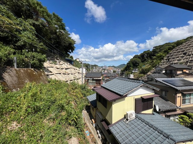長崎市若竹町　再建築不可　2階建て　５LDKの展望