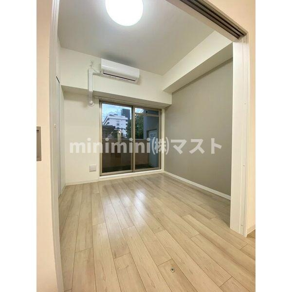 大阪市西区九条１丁目の賃貸マンションの玄関