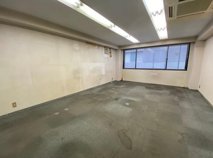 大阪市中央区東心斎橋１丁目の店舗事務所の内装