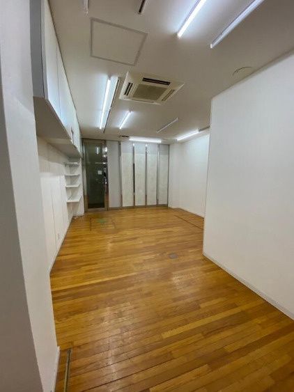大阪市中央区東心斎橋１丁目の店舗事務所の内装