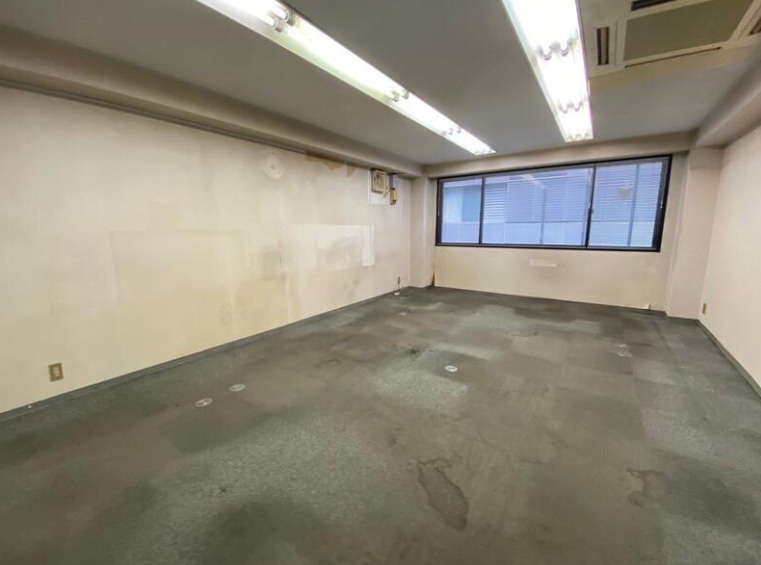 大阪市中央区東心斎橋１丁目の店舗事務所の内装