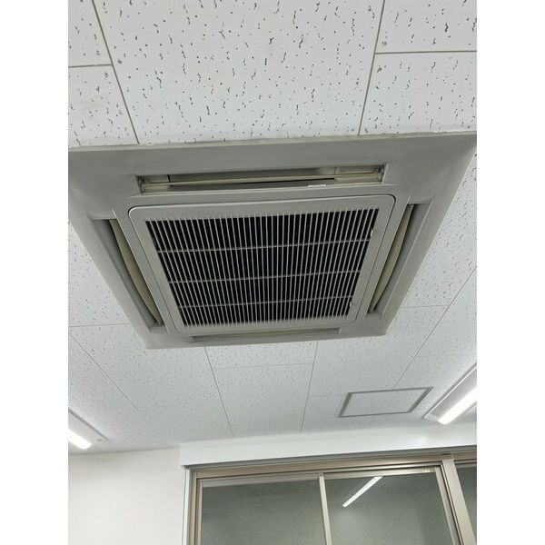 大阪市中央区本町４丁目の事務所の設備