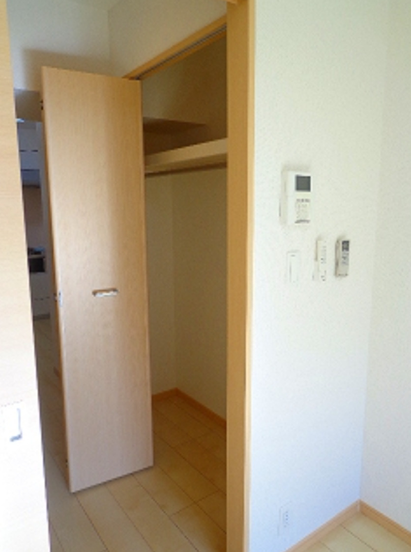 板橋区大谷口上町の賃貸マンションの収納