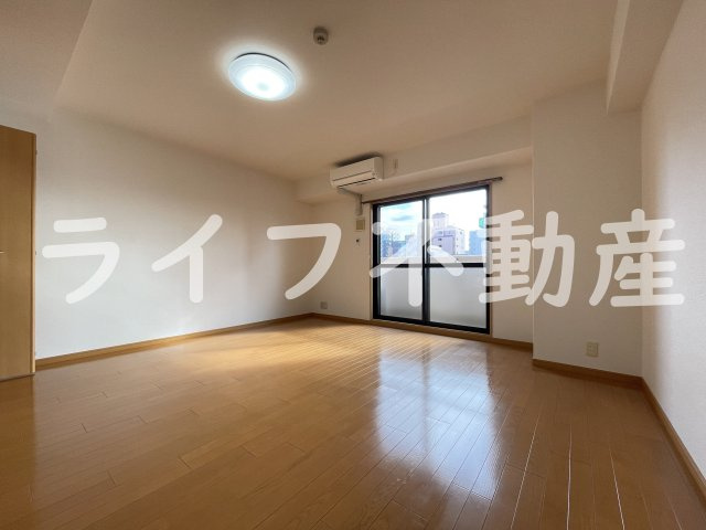 ウエストワン東大阪の居間・リビング|こちらのリビングで趣味の時間をお楽しみください