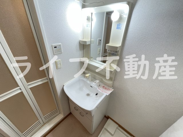 ウエストワン東大阪の独立洗面台|独立洗面化粧台が付いています