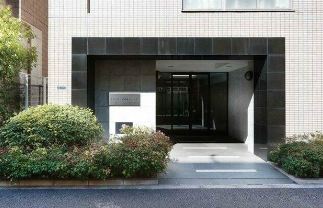中央区湊３丁目の賃貸マンションのエントランス