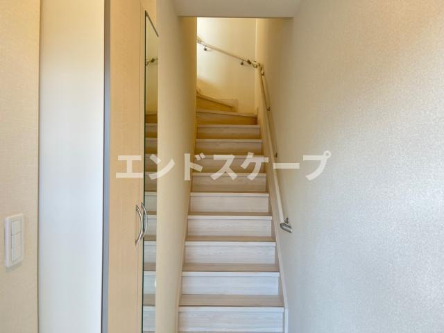 オリエンタルコートの内装|廊下
高崎、前橋のお部屋探しはエンドスケープまで！お客様の理想お聞かせ下さい♪