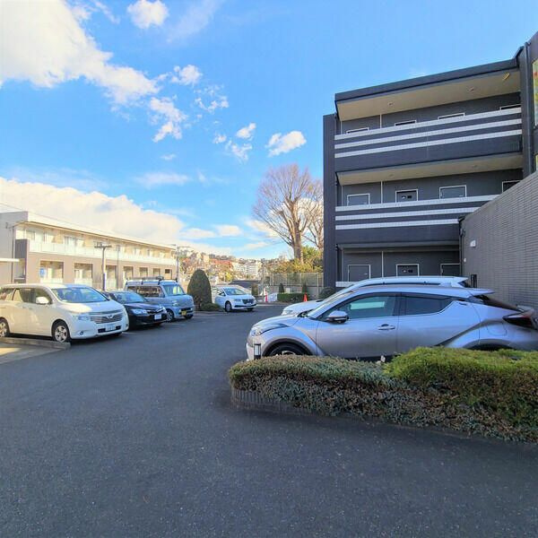 アートスペース横浜の駐車場
