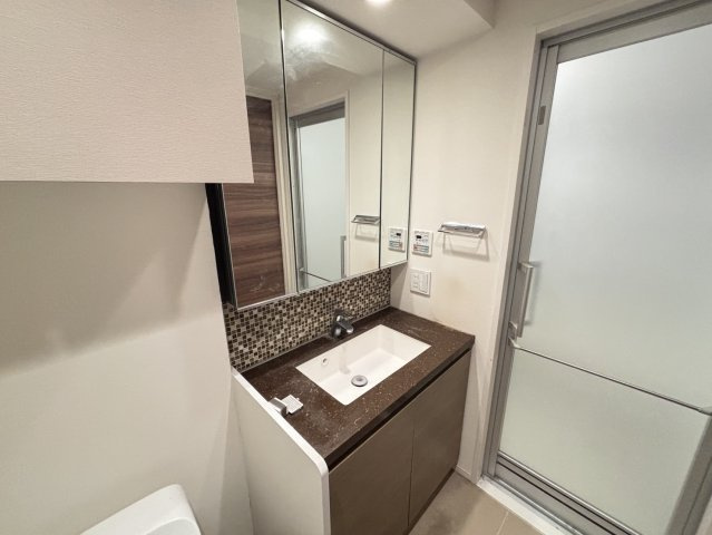 ☆三面鏡付きの独立洗面台☆※別部屋参考写真