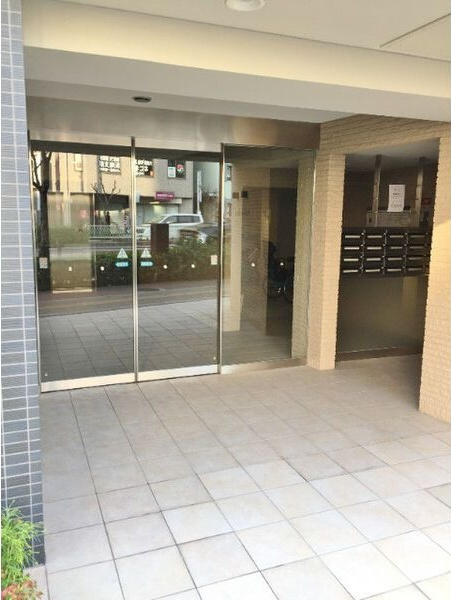 アンシャンテ松崎町のエントランス