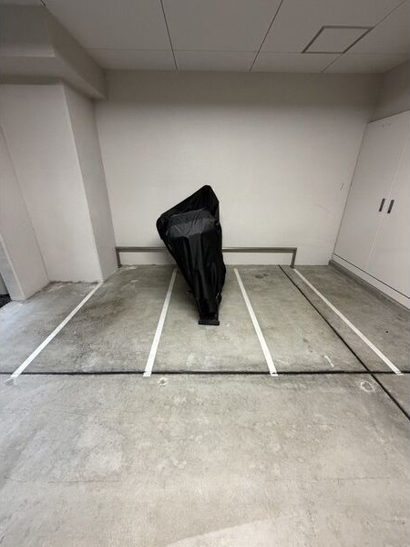 ラシーヌ天王寺町南の駐車場