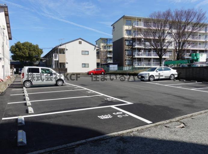 山本ビルの駐車場|駐車スペースもあります
