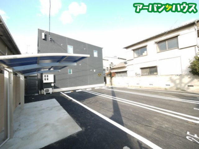 Piggy Bank 清輝橋の駐車場