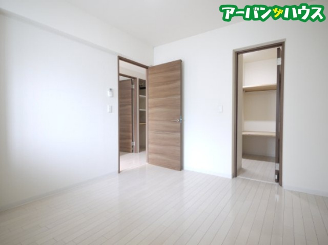HILLTOP津島の洋室