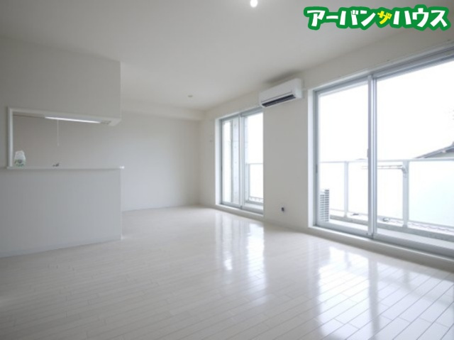 HILLTOP津島の居間・リビング