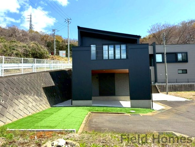 ラフシアNAGANUKIⅡ　新築モデルの外観|外観外壁・屋根にはBLACKガルバリウム使用