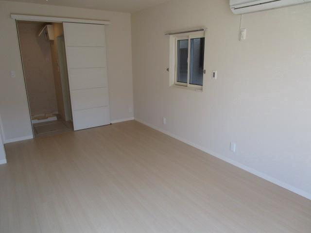Ｒｏｏｍｓ武蔵浦和の居間・リビング