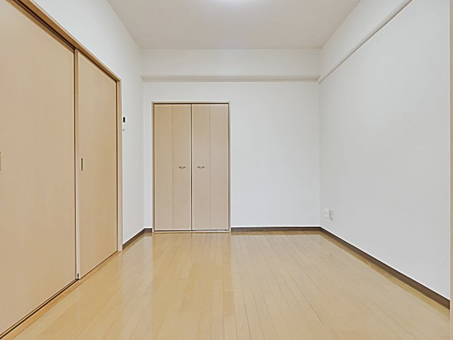 カシータス城下の洋室