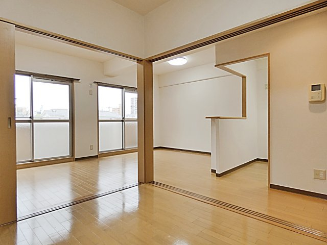 カシータス城下の居間・リビング