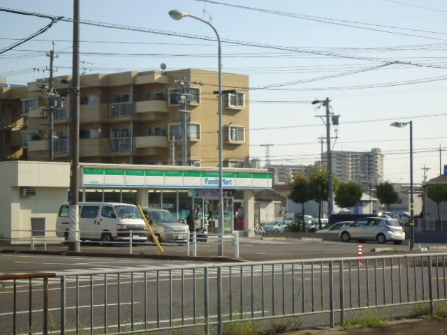 エスタシオンの周辺|ファミリーマート守山苗代店まで579ｍ