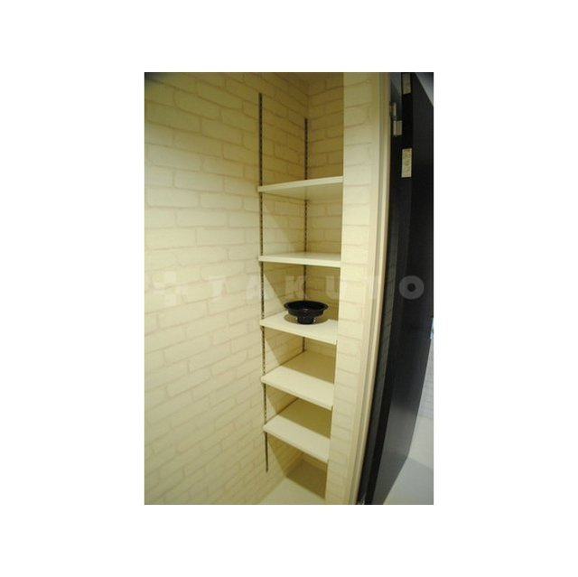 十三本町ウインズマンションⅡの収納