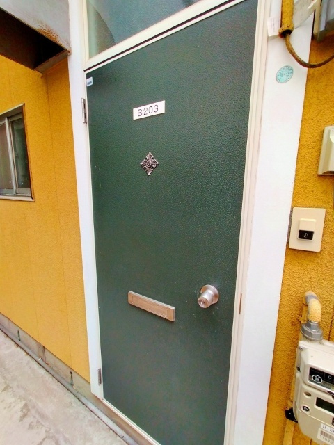 ルーベンヌ赤崎Ｂの玄関