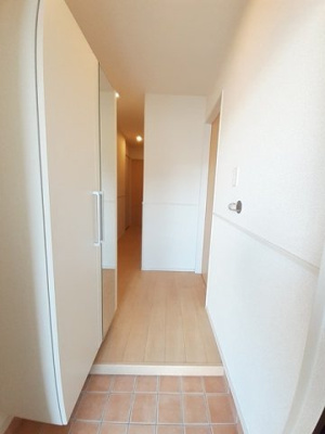 【玄関】 | エレガンシア藍住Ａ