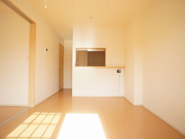 【居間・リビング】 | アスカＦ | 快適に過ごせるエアコンが付いています♪
