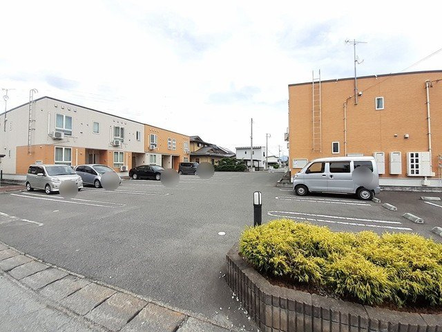 グレンジェルメＢの駐車場