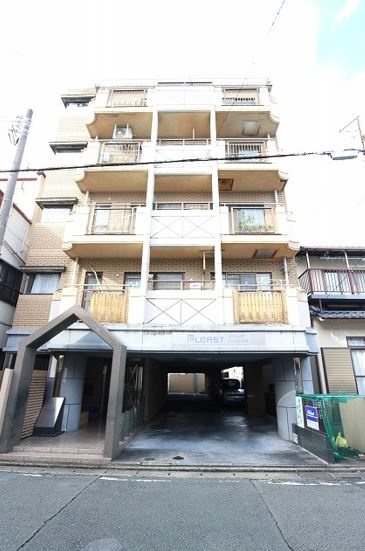 PLEAST荘島の外観