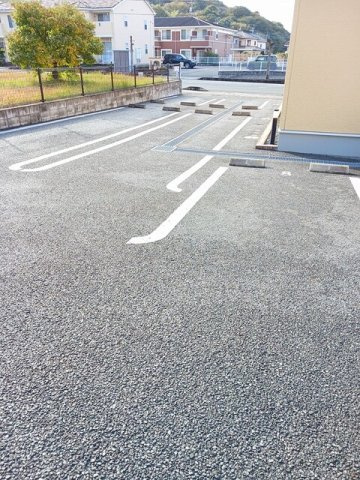 ソレイュ・メゾンⅠの駐車場