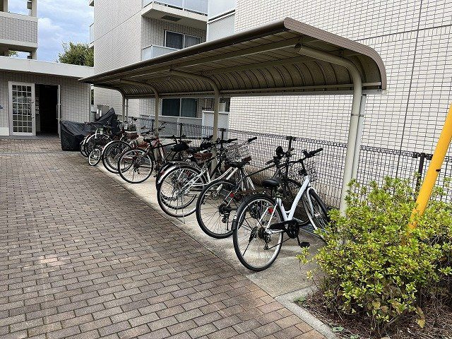 レオパレスパルコートＡのその他|駐輪場　原付＆自転車のみ駐輪可能