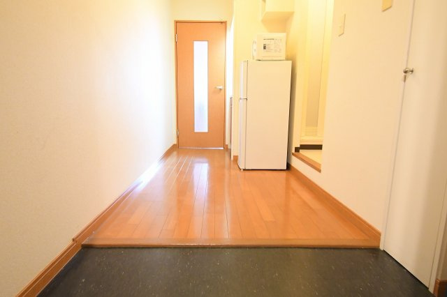 レオパレスＦｌａｔ新栄の玄関