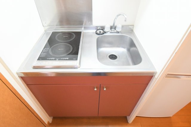 レオパレスＦｌａｔ新栄のキッチン
