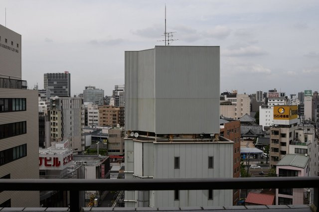 レオパレスＦｌａｔ新栄のその他|目前に看板有り。眺望劣る為、家賃を下げてます！